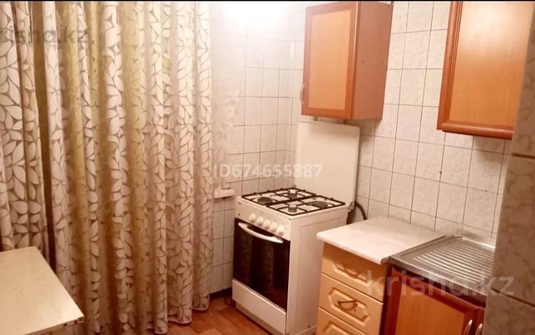 3-комнатная квартира, 60 м², 1/4 этаж помесячно, мкр №1, Мкр №3 3 за 190 000 〒 в Алматы, Ауэзовский р-н — фото 2