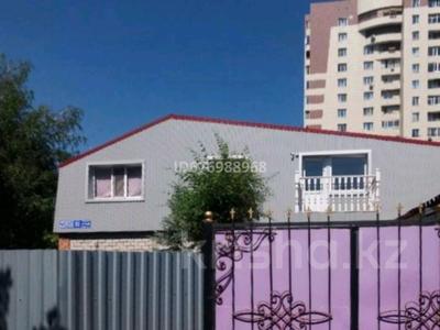 Аренда домов или дач в Астане: Отдельный дом · 7 комнат · 240 м² · помесячно, Зорге 9/2 за 620 000 〒 Отдельный дом · 7 комнат · 240 м² · помесячно, Зорге 9/2 за 620 000 〒 в Астане, Есильский р-н
