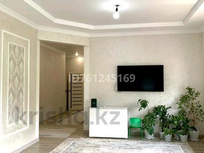 Продажа домов и дачи в Алматинской обл.: Отдельный дом · 5 комнат · 150 м² · 11 сот., Абай — Сатпаева за 40 млн 〒 Отдельный дом · 5 комнат · 150 м² · 11 сот., Абай — Сатпаева за 40 млн 〒 в
