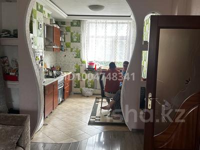 2-комнатная квартира · 51 м² · 2/5 этаж, Желтоксан 20 — Кв находится над кафе Каравелла, рядом есть школа #1 им.Пушкина, РОВД и Ледовый дворец. Очень удобная локация. за 21.5 млн 〒 в Шымкенте, Аль-Фарабийский р-н