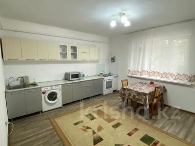 1-бөлмелі пәтер, 52 м², 2/9 қабат ай сайын, мкр Акбулак, Чуланова 123, бағасы: 200 000 〒 в Алматы, Алатауский р-н