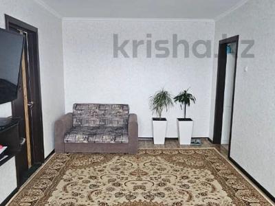 4-комнатная квартира · 61.9 м² · 4/5 этаж, захарова за 15.5 млн 〒 в Уральске