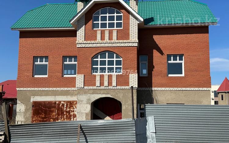 Отдельный дом · 8 комнат · 213 м² · 10 сот., Бастау 19 — Мкр байтерек, возле ресторана байтерек по желаево за 49.5 млн ₸ в Уральске — фото 2