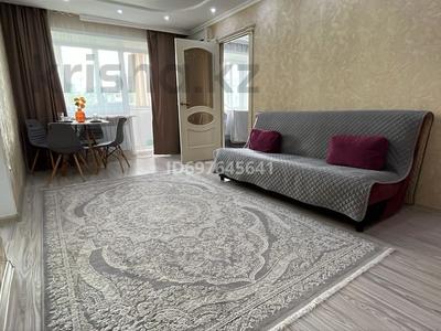 2-бөлмелі пәтер · 45 м² · 4/5 қабат, Жаңа қала ш/а. 51, бағасы: 13 000 ₸ в Караганде, Казыбек би р-н