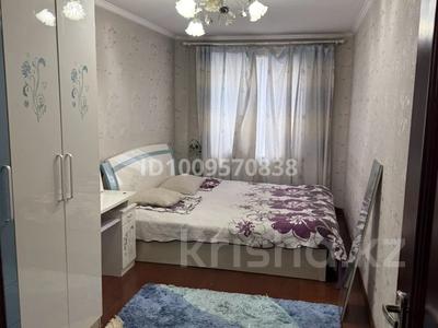 4-комнатная квартира · 98 м² · 1 этаж, 11-й микрорайон, 11-й микрорайон 215а — Рядом 40 школа и 43 садик очень удобный район, желательно семейным, автономное отопление, теплый пол , первый этаж за 250 000 〒 в Шымкенте, Енбекшинский р-н