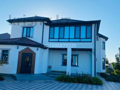 Отдельный дом · 4 комнаты · 265 м² · 9 сот., мкр Самал, Мкр Самал, улица Акрам Ахмиров — улица Адгам Каримов за 98 млн 〒 в Атырау