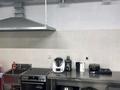 Магазины и бутики, общепит · 200 м² за 118 млн ₸ в Караганде, Казыбек би р-н — фото 24