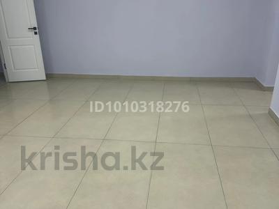Свободное назначение, офисы, магазины и бутики, склады, салоны красоты, фитнес и спорт, медцентры и аптеки, образование, развлечения, кабинеты и рабочие места, студии · 90 м² за 250 000 ₸ в Актобе, мкр. Алтын орда