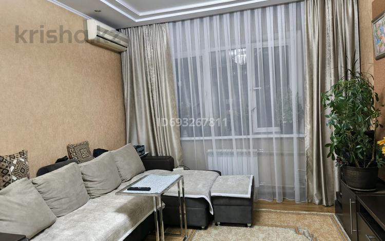3-комнатная квартира, 63 м², 5/5 этаж, мкр Аксай-2 — Саина-Толе Би за 37 млн 〒 в Алматы, Ауэзовский р-н — фото 2
