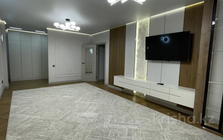3-комнатная квартира · 101 м² · 6/16 этаж, мкр Акжайык, Сырым батыра 99/3 за 400 000 ₸ в Шымкенте, Абайский р-н — фото 12