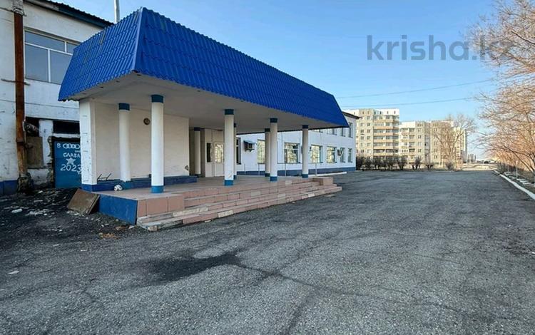 Офисы, образование, кабинеты и рабочие места · 1800 м² за 2 млн 〒 в Талдыкоргане — фото 2