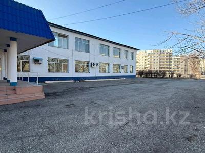 Офисы, образование, кабинеты и рабочие места · 1800 м² за 2 млн ₸ в Талдыкоргане