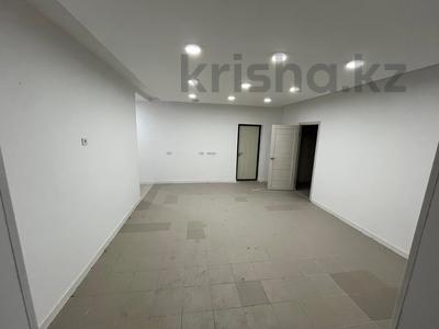 Свободное назначение, офисы, магазины и бутики, склады, общепит, салоны красоты, медцентры и аптеки, образование, развлечения · 158 м² за 47 млн 〒 в Атырау, мкр Нурсая