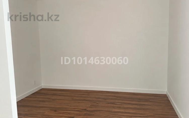 2-бөлмелі пәтер · 37 м² · 1/9 қабат, Аймаутова 25, бағасы: 26 млн ₸ в  — фото 2