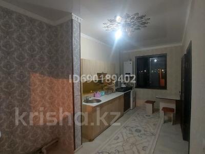 1-комнатная квартира, 54 м², 2/2 этаж посуточно, МҰСТАФА ШОҚАИ — Зади май Бұлақ баня за 6 000 〒 в Туркестане