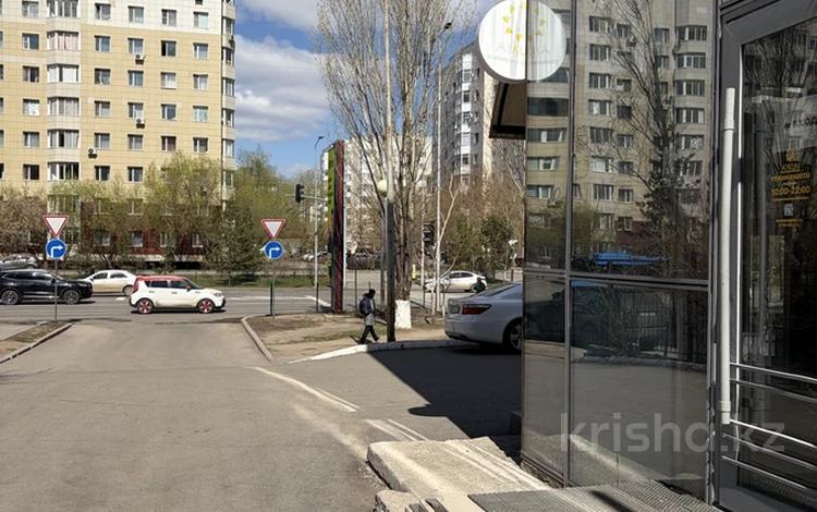 Офисы, конференц-залы, кабинеты и рабочие места, студии · 400 м² за 4 млн ₸ в Астане, Есильский р-н — фото 2