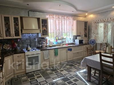 Отдельный дом · 6 комнат · 301 м² · 6 сот., Кемеңгер 25 за 53 млн ₸ в Уральске