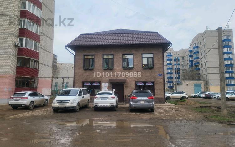 Еркін, кеңселер, дүкендер мен бутиктер, қоғамдық тамақтану орны, сұлулық салондары, монша, қонақ үй және демалыс орындары, медорталықтар мен дәріханалар, білім орталықтары, ойын-сауық · 270 м², бағасы: 85 млн ₸ в Уральске, мкр Жана Орда — фото 3