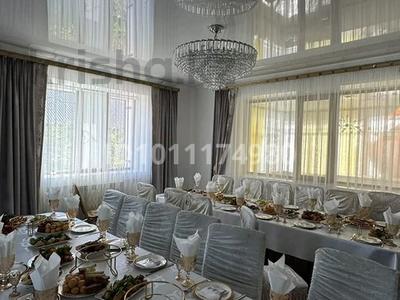 Дом · 7 комнат · 300 м², Самрук 6 за 120 000 ₸ в Семее