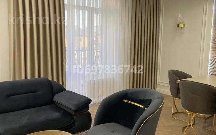 2-комнатная квартира · 92.6 м² · 2/5 этаж, мкр Жеруйык, Магжана Жумабаева 15 за 350 000 〒 в Атырау — фото 2