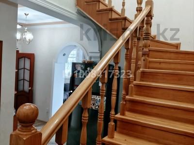 4-комнатная квартира · 195 м² · 9/10 этаж, мкр 12 38а за 50 млн 〒 в Актобе