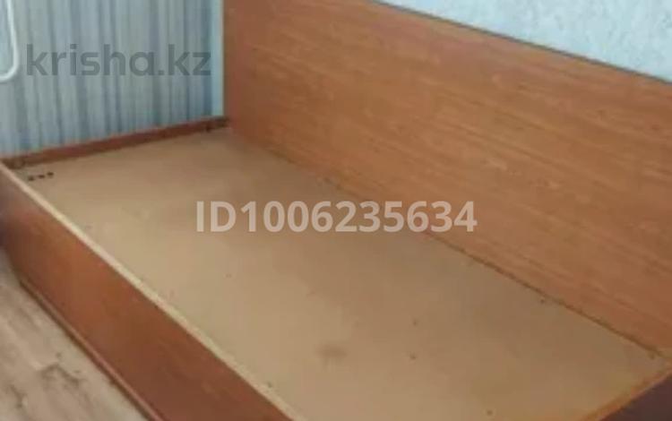 1 бөлме · 13 м² · 2 қабат, Космическая 4.1, бағасы: 120 000 ₸ в Усть-Каменогорске — фото 2