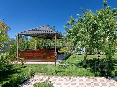 Отдельный дом · 4 комнаты · 100 м² · 6.2 сот., 3 переулок сухамбаева 37 — 3 переулок сухамбаева баласагуни за 33.5 млн 〒 в Таразе