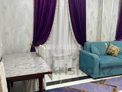 2-комнатная квартира · 65 м² · 2/3 этаж, Батырбекова 18 за 3 000 〒 в Туркестане