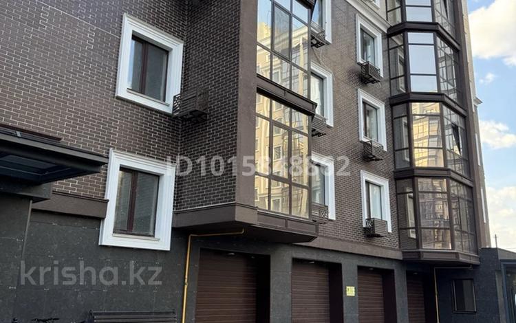 2-бөлмелі пәтер · 73 м² · 5/9 қабат, Молдагулова 5/4, бағасы: 46 млн ₸ в Уральске — фото 2