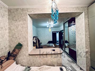 3-комнатная квартира, 64 м², 2/5 этаж, мкр Жулдыз-1 11 за 35.6 млн 〒 в Алматы, Турксибский р-н