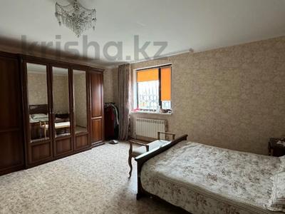 Отдельный дом · 5 комнат · 260 м² · 8 сот., мкр 8, Аксункар 7 — Санкибай батыра за 61 млн 〒 в Актобе