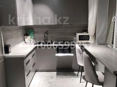 3-комнатная квартира · 58 м² · 4/4 этаж, Айбергенова 8 за 40 млн 〒 в Шымкенте, Аль-Фарабийский р-н