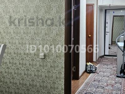 3-бөлмелі пәтер · 60 м² · 1/5 қабат, Майкудук, Майкудук, 15й микрорайон 8, бағасы: 12.2 млн ₸ в Караганде, Алихана Бокейханова р-н