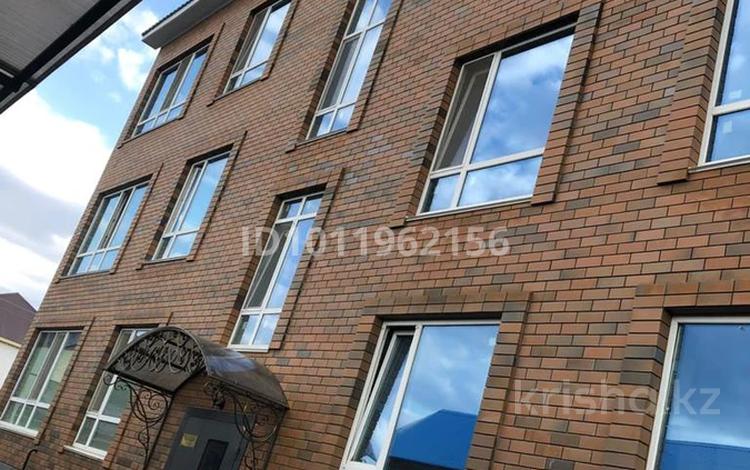 3-комнатная квартира · 95 м² · 3/3 этаж, Жазира 102 за 41 млн ₸ в Уральске — фото 2