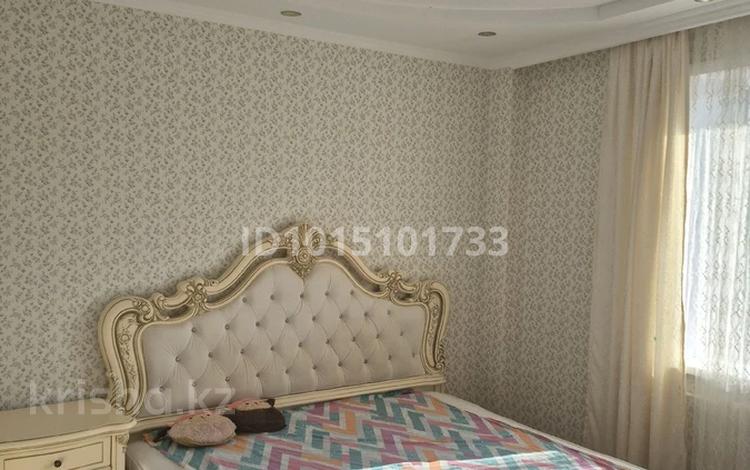 3-комнатная квартира · 77.4 м² · 5/9 этаж, мкр Кунаева 55 за 180 000 ₸ в Уральске — фото 2