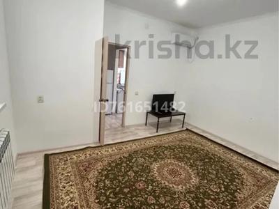 Отдельный дом · 2 комнаты · 49 м², мкр Самал, 12 проезд за 100 000 〒 в Атырау