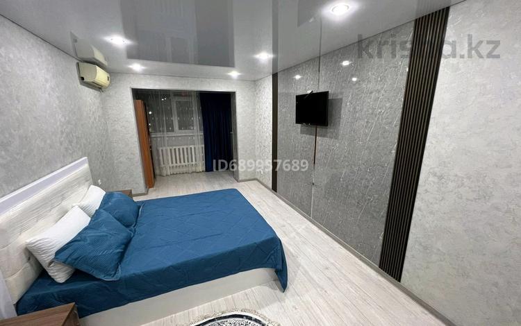 1-комнатная квартира · 50 м² · 1/9 этаж, мкр 11 115 за 12 000 ₸ в Актобе — фото 2