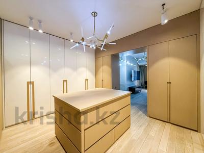 4-бөлмелі пәтер · 303.9 м² · 10/10 қабат, Кабанбай Батыра, бағасы: 490 млн ₸ в Алматы, Медеуский р-н
