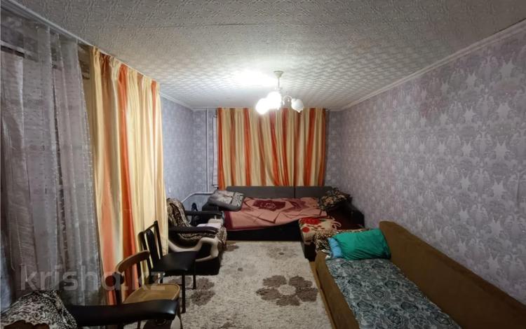 2-комнатная квартира · 44 м² · 1/4 этаж, пр. Строителей за 6 млн ₸ в Темиртау — фото 2