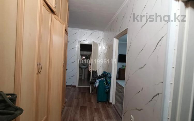 2-бөлмелі пәтер · 60.5 м² · 5/9 қабат, мкр Аксай-1А, мкр. Аксай 1А 25 — авторынок Кар Сити, магнум, бағасы: 39.5 млн ₸ в Алматы, Ауэзовский р-н — фото 2