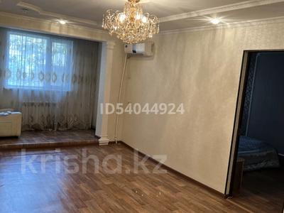 4-комнатная квартира, 80 м², 1/5 этаж, 18 мкр 25 за 30 млн 〒 в Шымкенте, Енбекшинский р-н