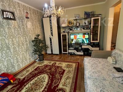 2-комнатная квартира · 43 м² · 5/5 этаж, мкр 8, Братьев Жубановых 198 за 9.5 млн ₸ в Актобе