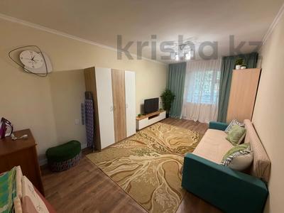 3-комнатная квартира · 32 м² · 1/4 этаж, мкр №10 за 24 млн ₸ в Алматы, Ауэзовский р-н