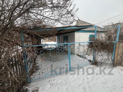 Продажа домов и дачи в Абай обл.: Отдельный дом · 2 комнаты · 30 м² · 8 сот., Боброва 2384 за 4 млн 〒 Отдельный дом · 2 комнаты · 30 м² · 8 сот., Боброва 2384 за 4 млн 〒 в Семее, мкр Красный Кордон