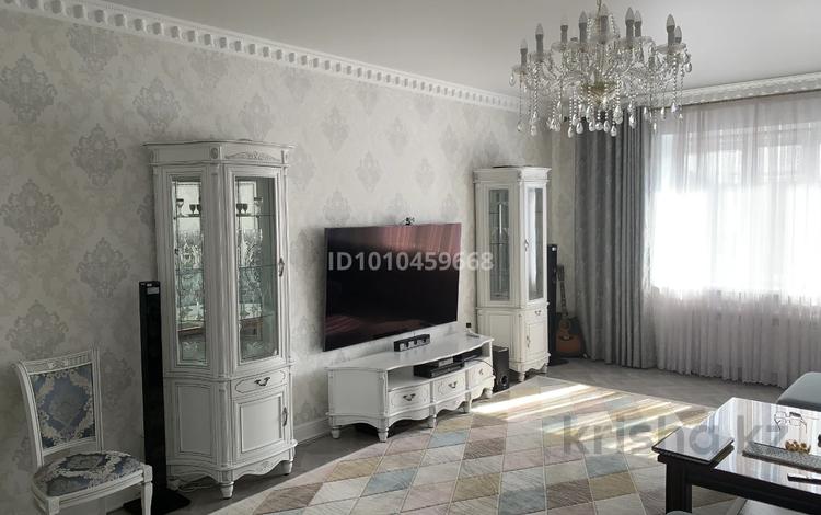 3-комнатная квартира · 145 м² · 5/5 этаж, мкр. Алтын орда, Микрорайон Батыс 2 11Г — "Медикер" центр за 75 млн 〒 в Актобе — фото 2