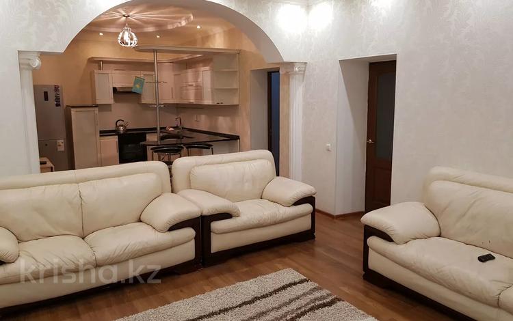 2-комнатная квартира, 72 м², 4/21 этаж помесячно, Нажимеденова — Тәуелсіздік