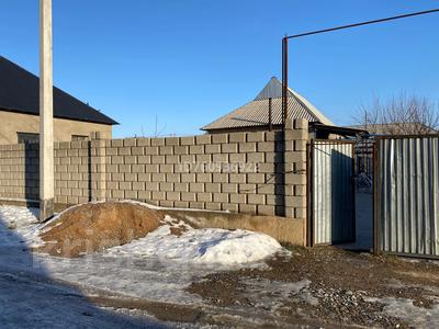 Продажа домов и дачи в Туркестанской обл.: Отдельный дом · 4 комнаты · 100 м² · 7 сот., Массив Учкудук 927 — улица Айбын за 14.5 млн 〒 Отдельный дом · 4 комнаты · 100 м² · 7 сот., Массив Учкудук 927 — улица Айбын за 14.5 млн 〒 в Шубарсу
