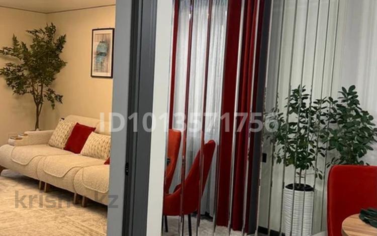 2-комнатная квартира · 64 м² · 2/5 этаж, Тулебаева 20 за 300 000 ₸ в  — фото 13