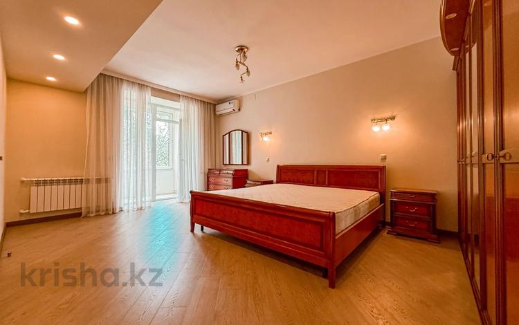 6-комнатная квартира · 211 м² · 4/5 этаж, Тулебаева 142 за 260 млн ₸ в Алматы, Медеуский р-н — фото 2