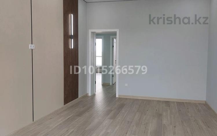 2-комнатная квартира · 75.8 м² · 5/6 этаж, мкр. Алтын орда 11А за 33.8 млн ₸ в Актобе — фото 2